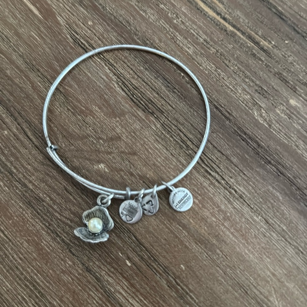 Alex and Ani Bracelet: Clam and Pearl